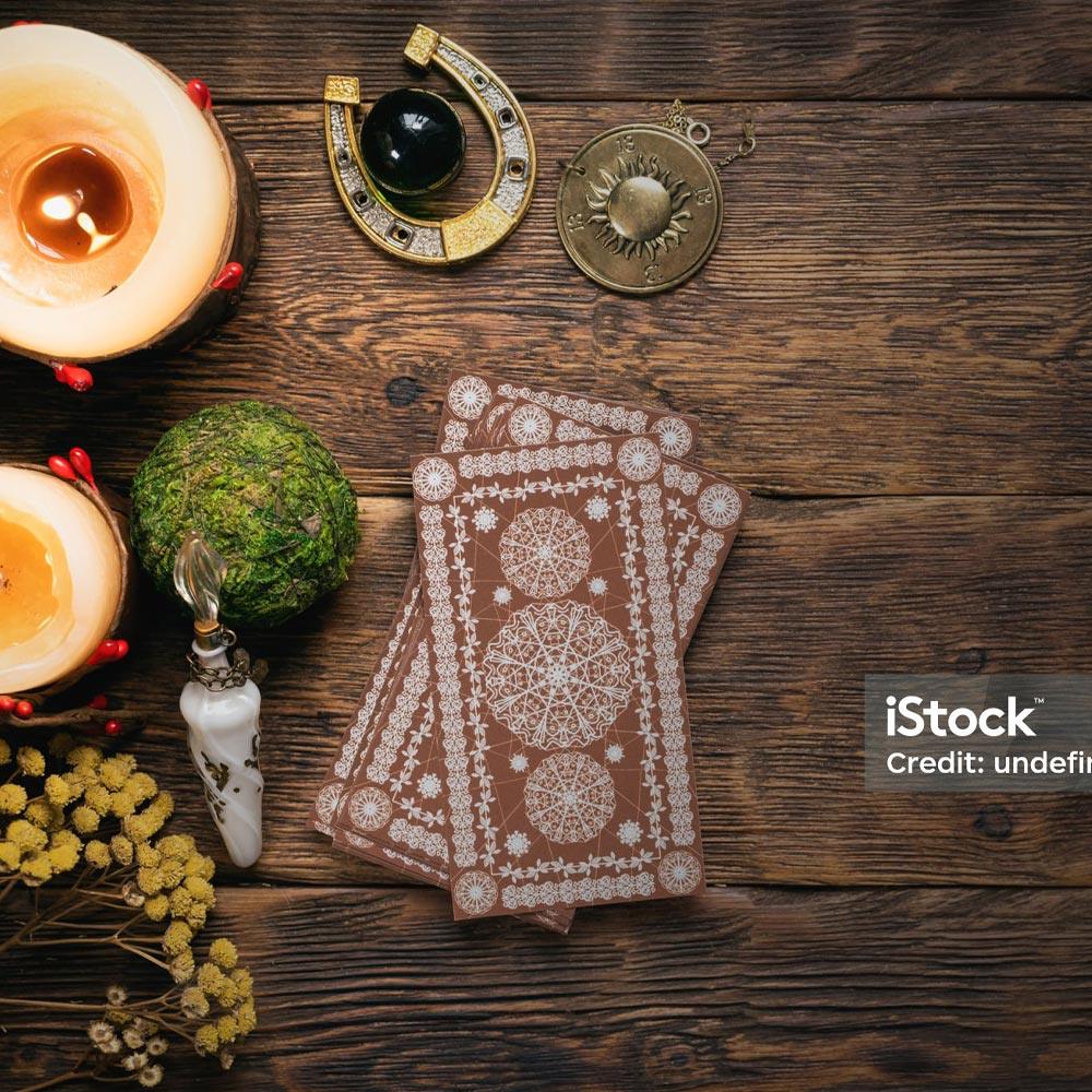 table-square - Sacred Essence